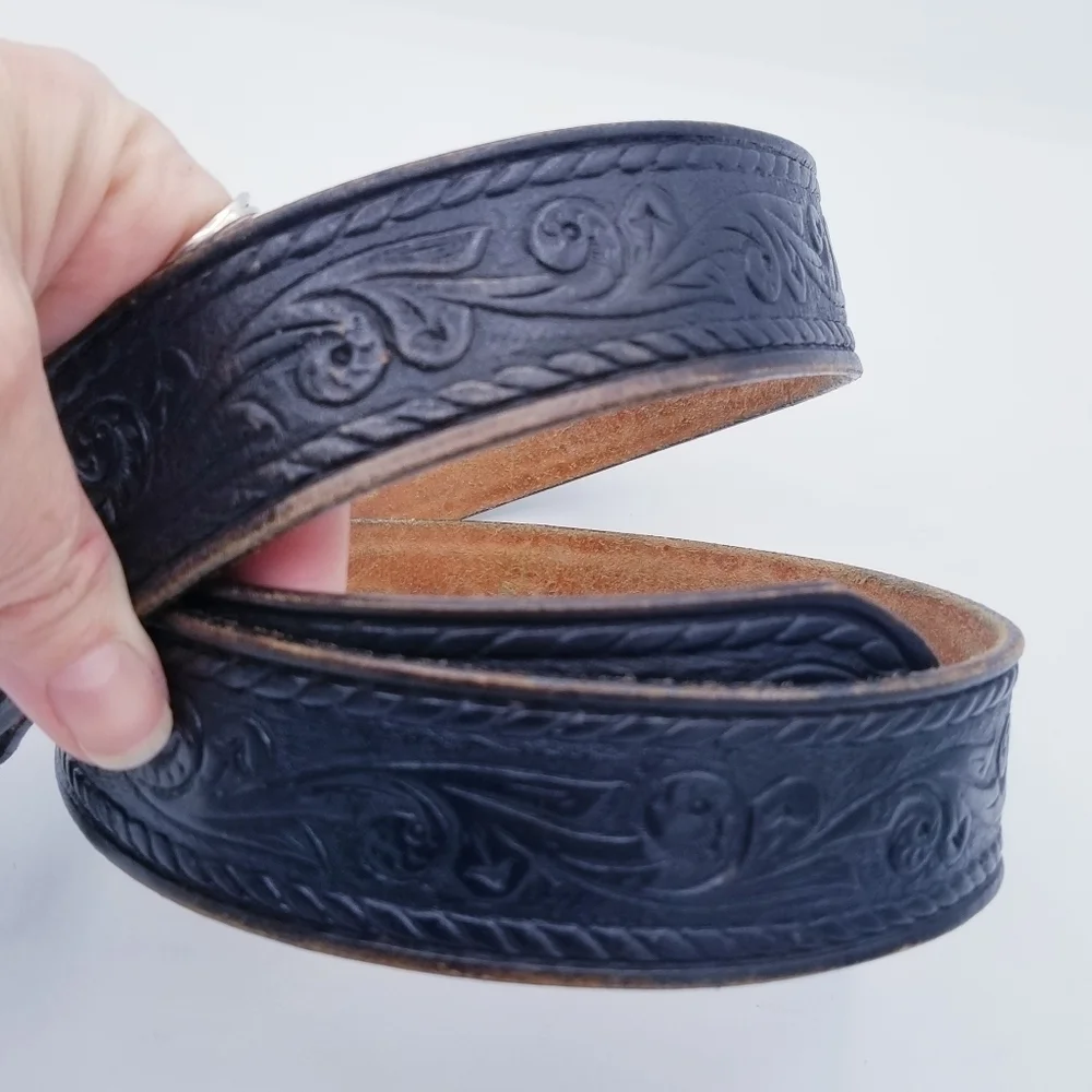 Justin Cowhide Belt with Siskiyou Pewter Vintage 1984 Fur Trapper Belt Buckle